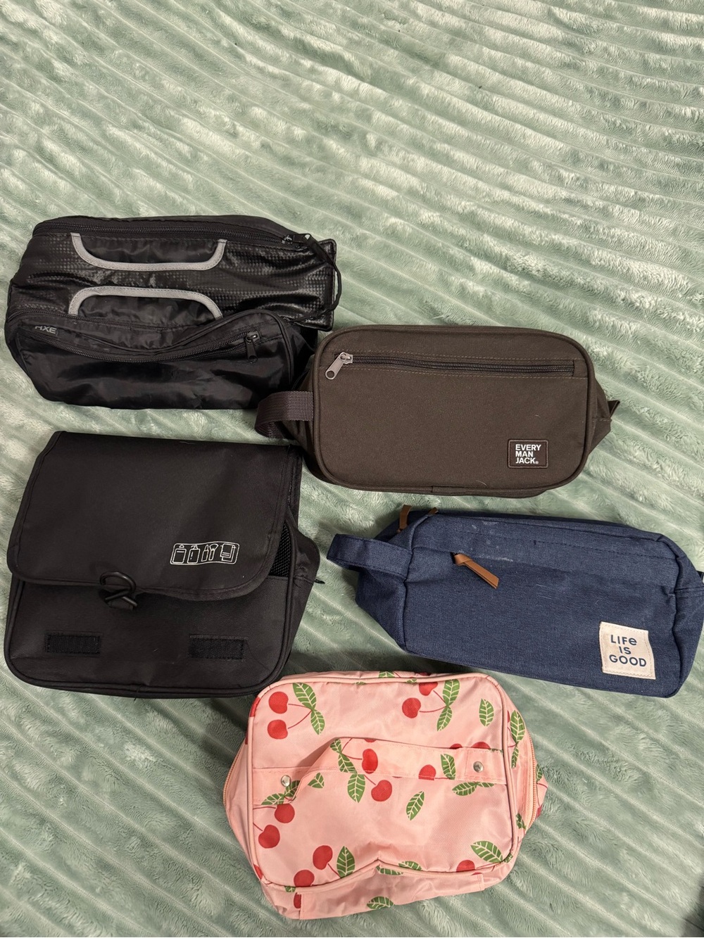 Lot of 5 toiletry bags